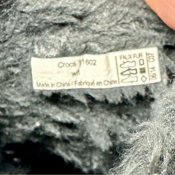 Crocs Faux Suede Fur Lined Clogs- Size 8 - Picture 13 of 14